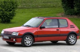 Б/у запчасти Peugeot 205