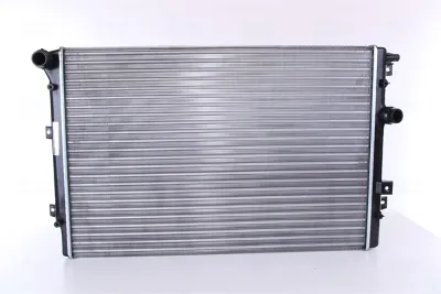 Радиатор охлаждения двигателя NISSENS 65015