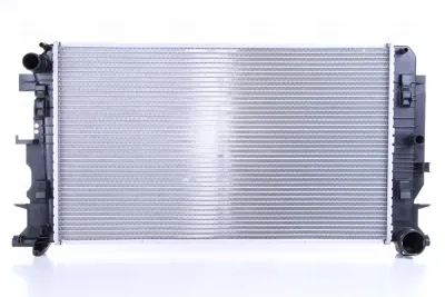 Радиатор охлаждения двигателя NISSENS 67156A