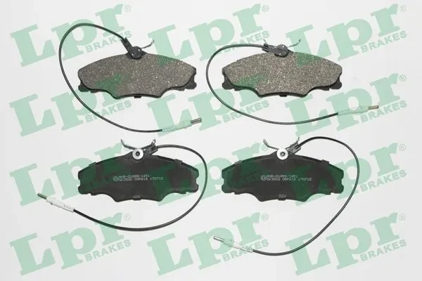 Передние тормозные колодки 05P619 LPR