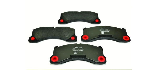 Передние тормозные колодки 8DB355015801 HELLA