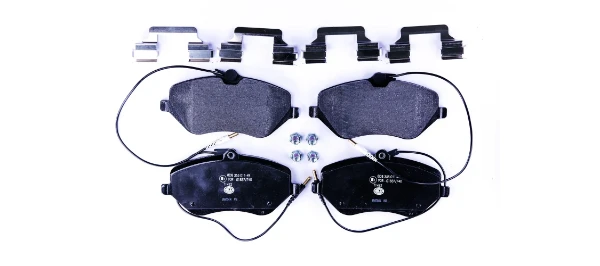 Передние тормозные колодки 8DB355011491 HELLA