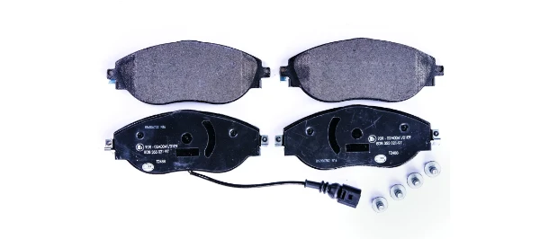 Передние тормозные колодки 8DB355021971 HELLA