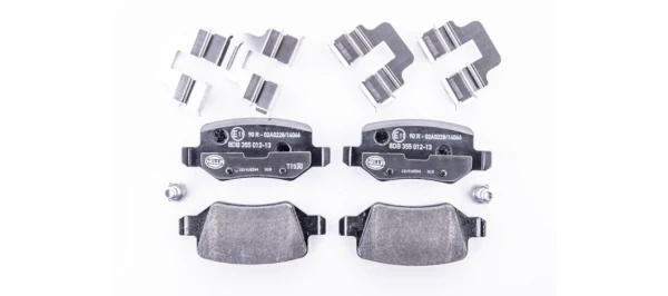 Задние тормозные колодки 8DB355012131 HELLA