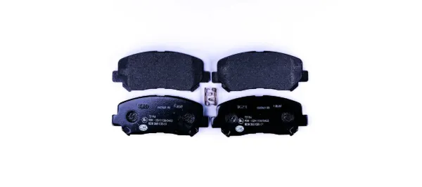 Передние тормозные колодки 8DB355020511 HELLA