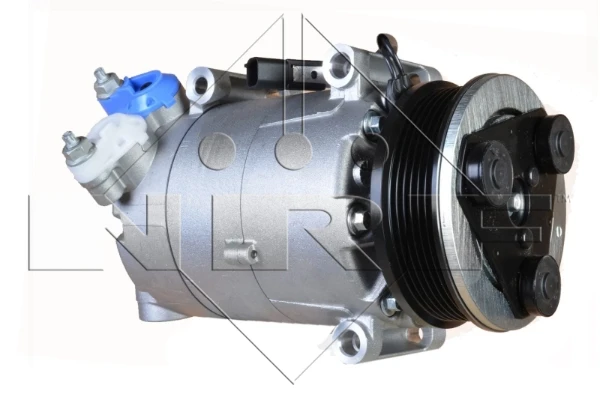  Компрессор кондиционера Ford Kuga 1