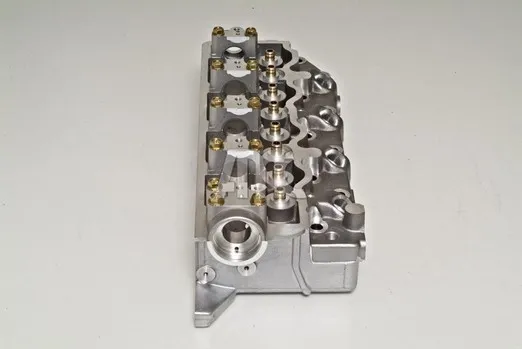 Головка блока цилиндров на Mitsubishi L 300  P0W, P1W, P2W