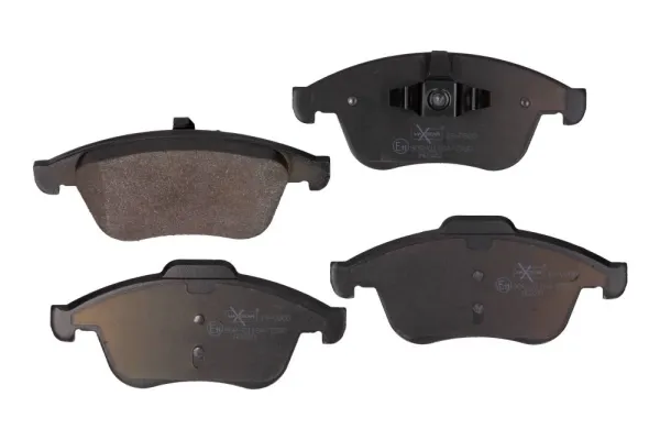 Передние тормозные колодки 190900 Maxgear