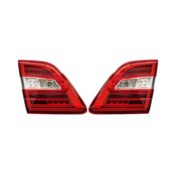 Фонарь задний правый внутренний A1669060657 Mercedes