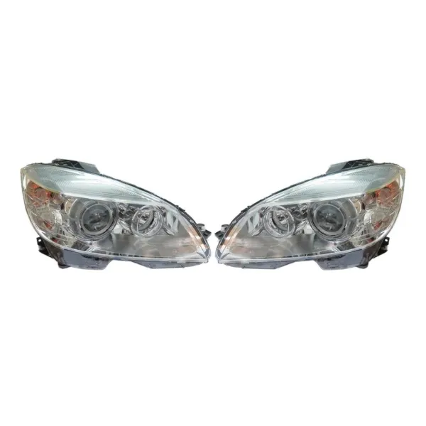 Правая фара 2048200259 Mercedes