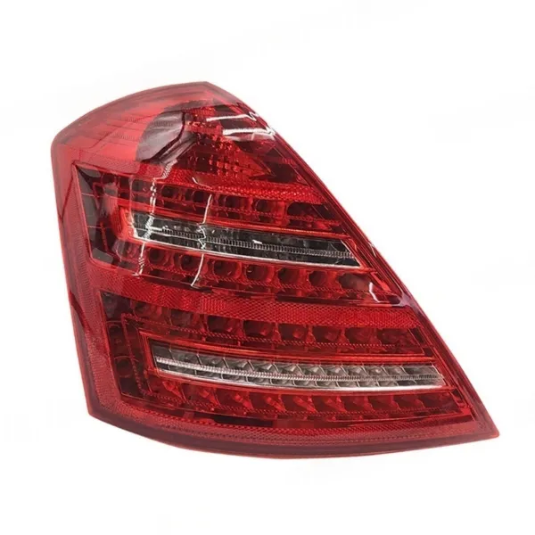 Фонарь задний левый 2218201364 Mercedes