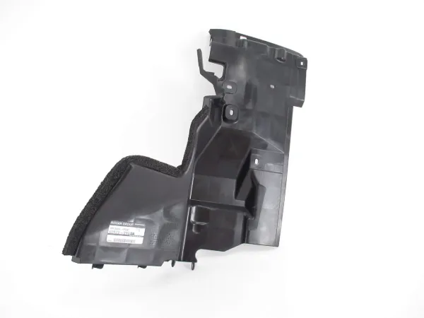 Правый дефлектор радиатора 628223YU0A Nissan/Infiniti