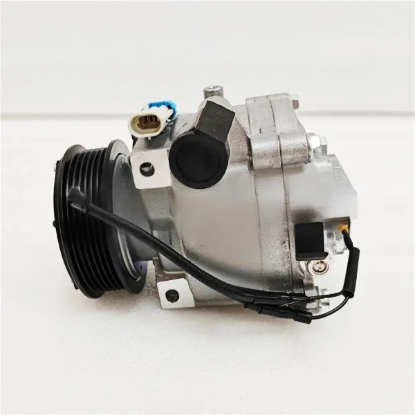 Компрессор кондиционера 95932749 Opel