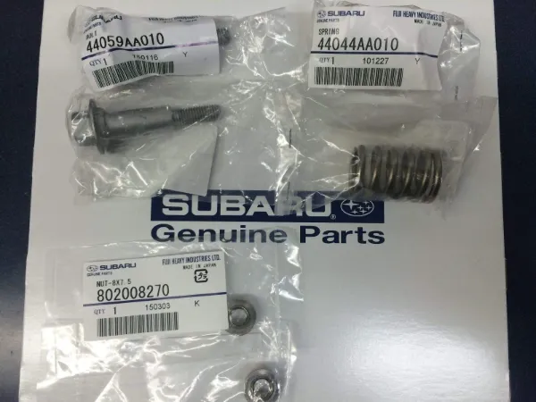 Гайка выпускного коллектора 802008270 Subaru