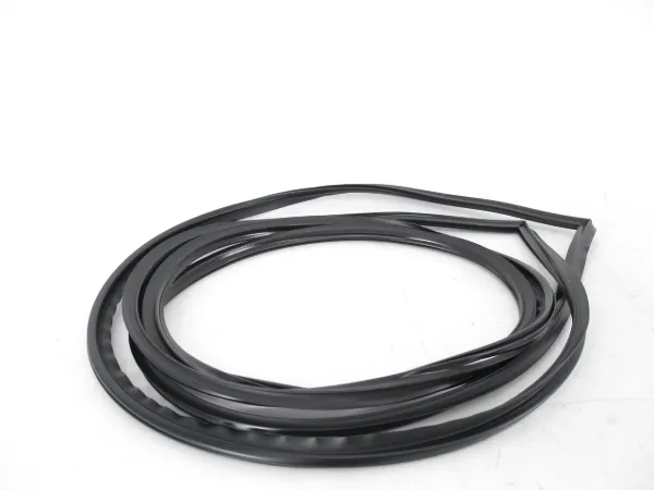 Молдинг стекла заднего 75571AC020 Toyota