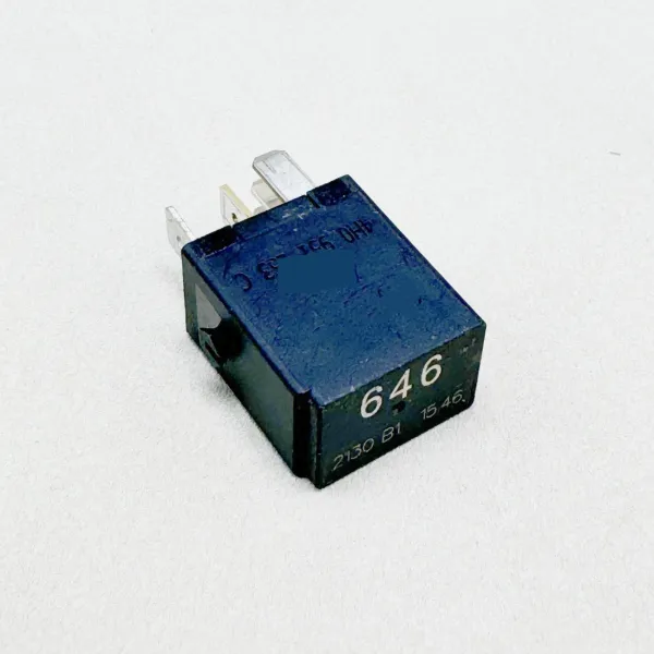 Реле стартера 8Z0951253 VAG
