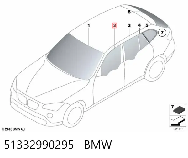 Стекло двери передней левой 51332990295 BMW