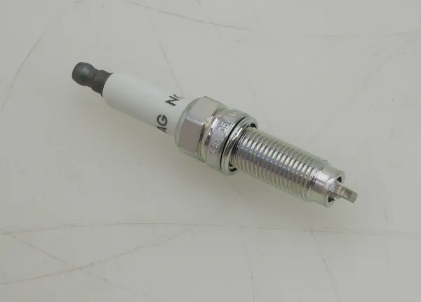 Свечи зажигания 03H905600A VAG