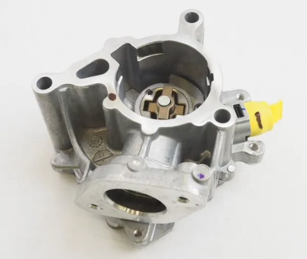 Вакуумный насос 06K145100CB VAG