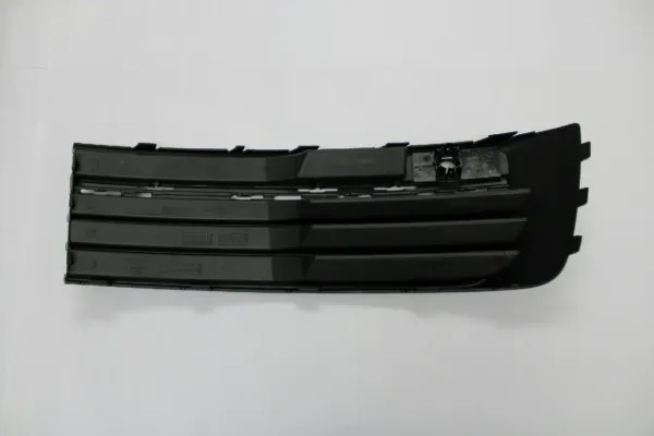 Решетка бампера переднего левая 7E5853683A9B9 VAG