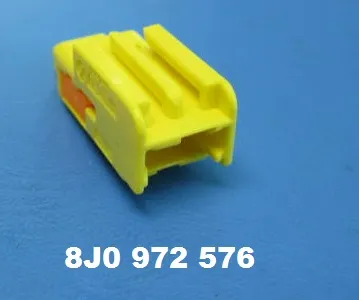 Разъем (фишка) генератора VAG 8J0972576