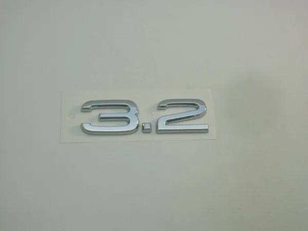 Эмблема крышки багажника 8P0853743D2ZZ VAG