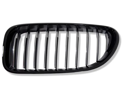 Решетка радиатора левая 7701053377 Renault (RVI)