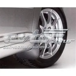 Комплект передних брызговиков на Toyota Avensis II T25