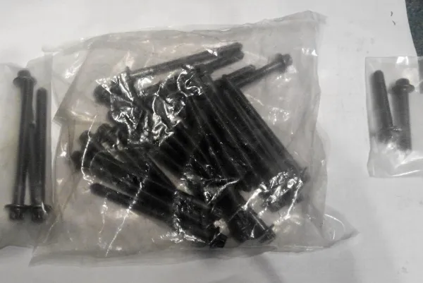 Болт постели распредвала 1129901022 Mercedes