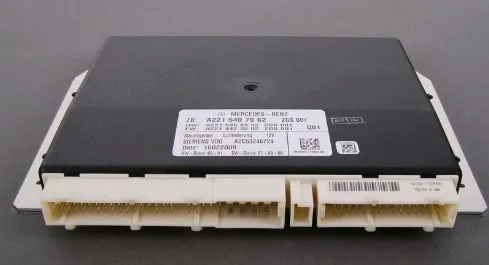 Блок управления пневмоподвеской Mercedes A2215407962