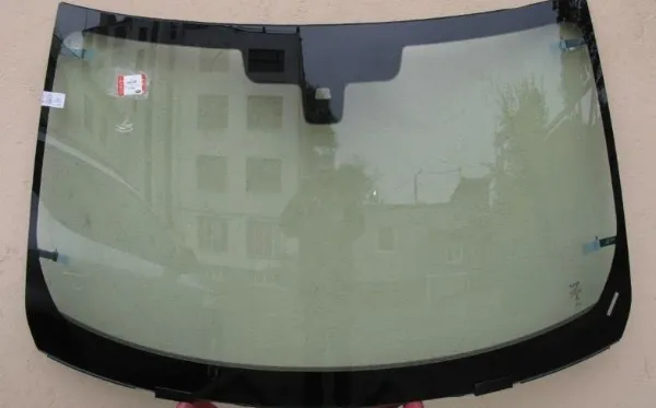 Лобовое стекло LR061421 Land Rover
