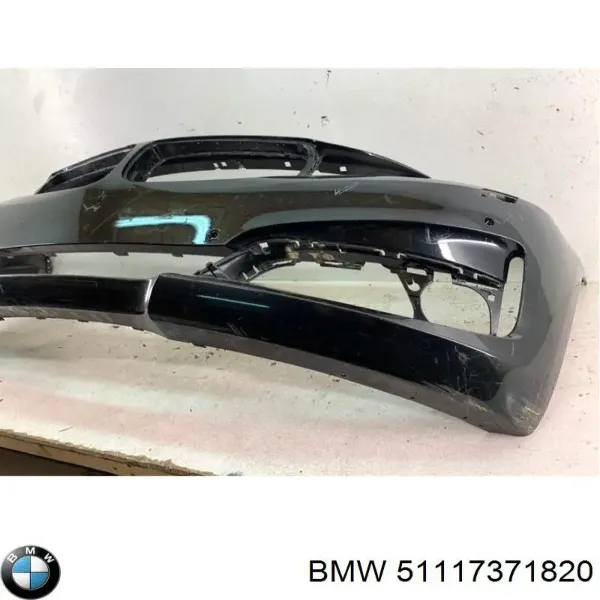 Передний бампер 51117371820 BMW