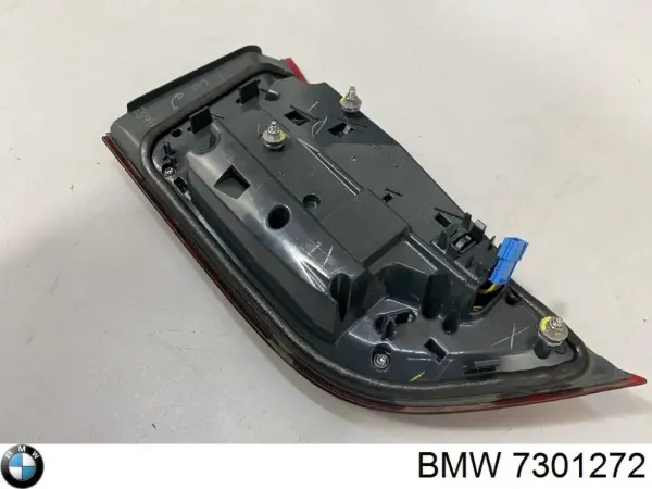 Фонарь задний правый внутренний 7301272 BMW