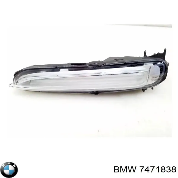 Поворотник правый 7471838 BMW