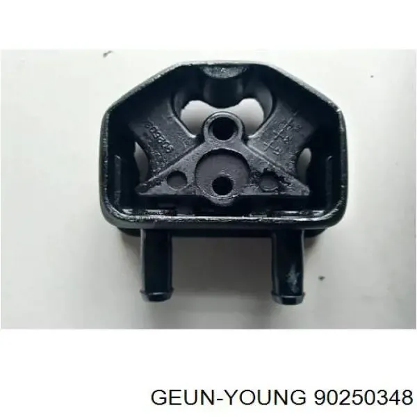Правая подушка двигателя 90250348 Geunyoung