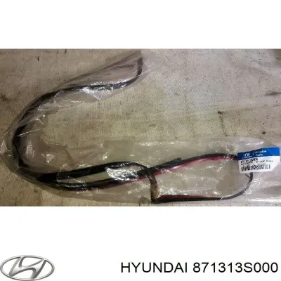 Молдинг стекла заднего HYUNDAI 871313S000