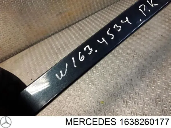 Ресничка (накладка) левой фары 1638260177 Mercedes