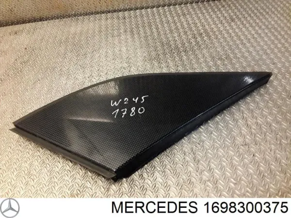 Накладка на капот 1698300375 Mercedes