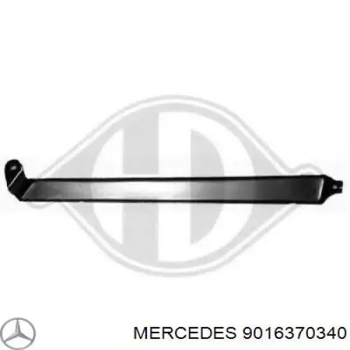 Ресничка (накладка) правой фары Mercedes 9016370340