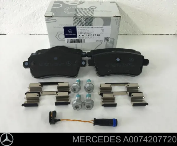 Задние тормозные колодки A0074207720 Mercedes