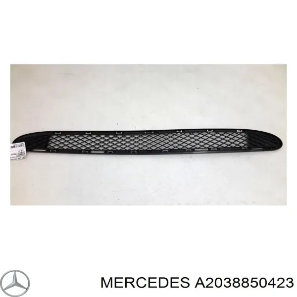 Решетка бампера A2038850423 Mercedes