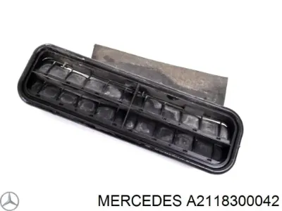 Лючок бензобака (топливного бака) MERCEDES A2118300042