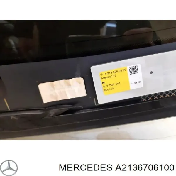  Заднее стекло Mercedes E 