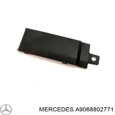 Накладка бампера заднего правая MERCEDES A9068802771