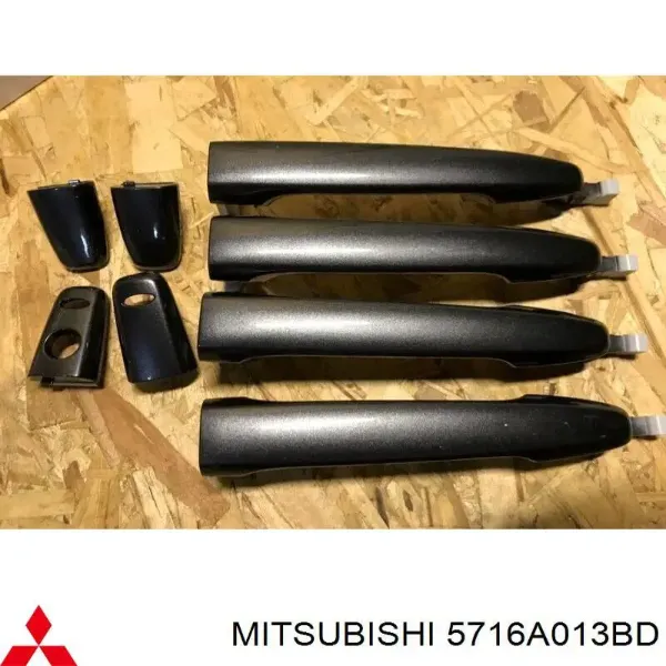 Ручка двери задней наружная левая 5716A013BD Mitsubishi