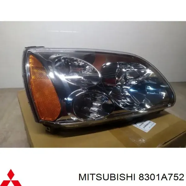 Правая фара 8301A752 Mitsubishi