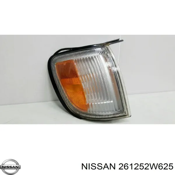 Габарит (указатель поворота) левый 261252W625 Nissan/Infiniti