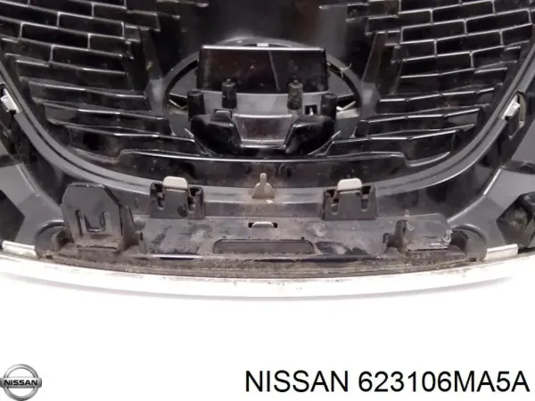 Решетка радиатора 623106MG0C Nissan/Infiniti