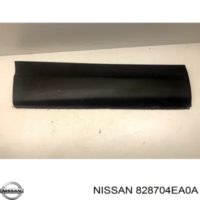 Молдинг двери задней правой NISSAN 828704EA0A