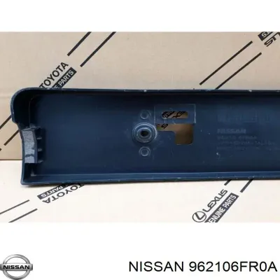 Панель крепления номерного знака переднего NISSAN 962106FR0A